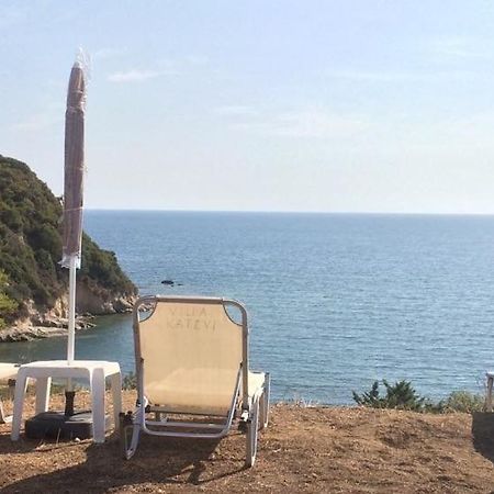Katevi Luxury Seafront Villa Ierissos Exterior foto