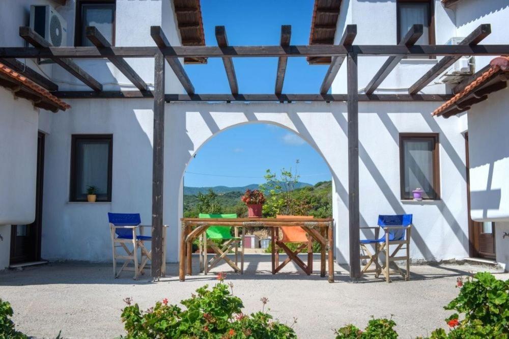 Katevi Luxury Seafront Villa Ierissos Exterior foto