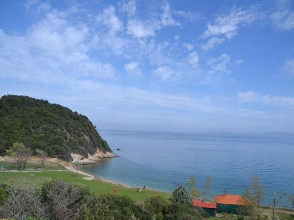 Katevi Luxury Seafront Villa Ierissos Exterior foto